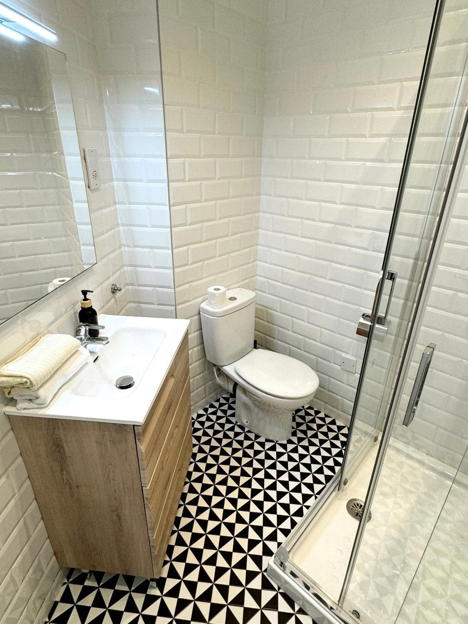 Stylish City Centre Studio - Grand Central House Gibraltar Extérieur photo