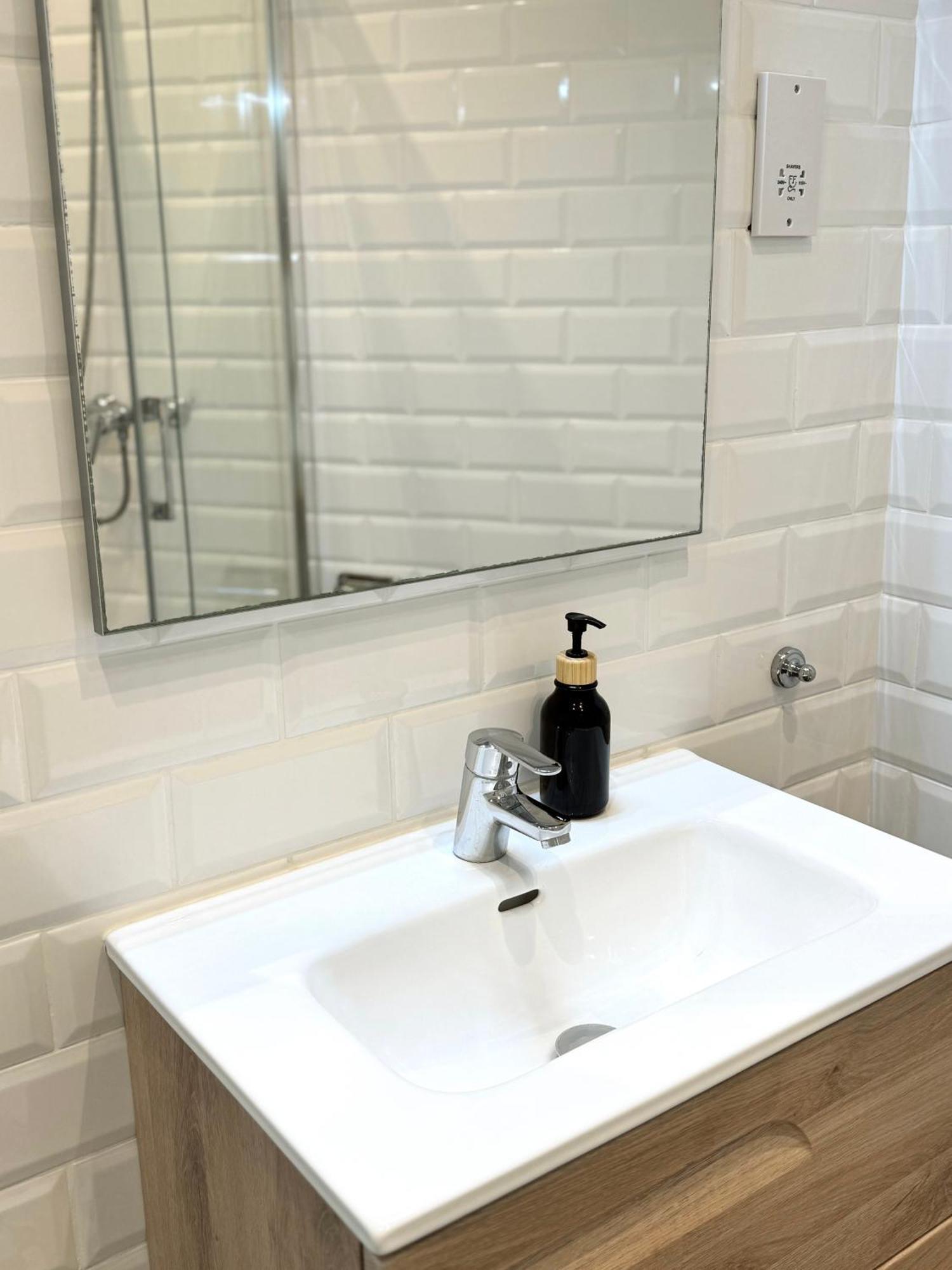 Stylish City Centre Studio - Grand Central House Gibraltar Extérieur photo